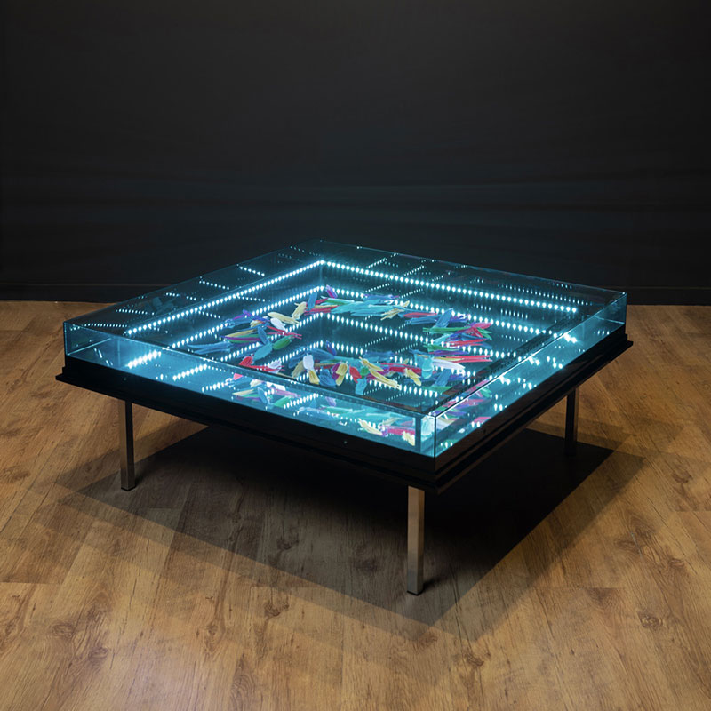 Téléviseur miroir gamme mirois infinis modèle Table Bird Feather - Hymage